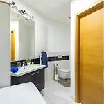 Panorama 1-Bedroom Apartment On Floor 13 With City View And Parking By Skyviews Apartamento