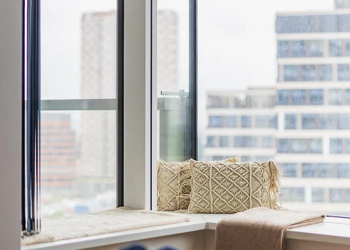 Apartman Panorama 1-Bedroom Apartment On Floor 13 With City View And Parking By Skyviews Pozsony