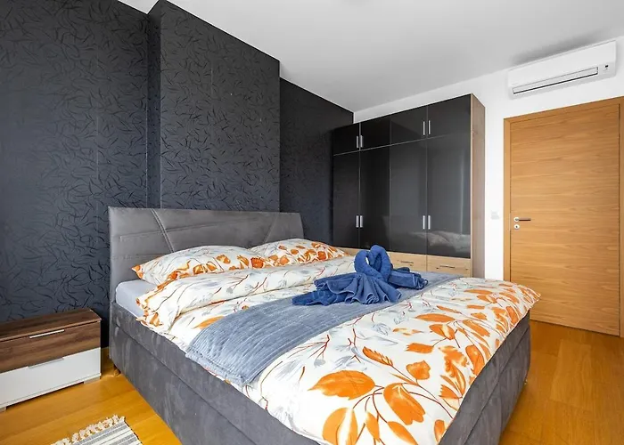 Panorama 1-Bedroom Apartment On Floor 13 With City View And Parking By Skyviews Apartman *