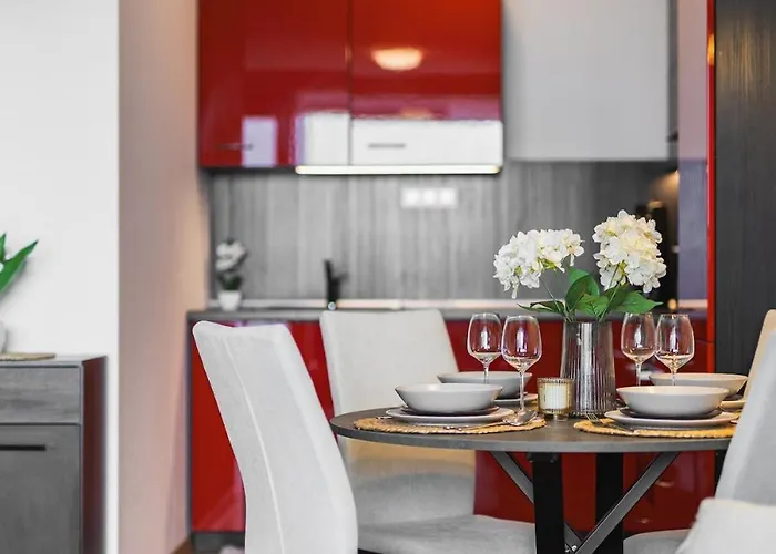 Panorama 1-Bedroom Apartment On Floor 13 With City View And Parking By Skyviews * ברטיסלאבה