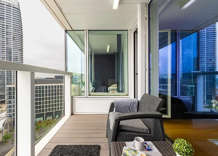Panorama 1-Bedroom Apartment On Floor 13 With City View And Parking By Skyviews Apartman *