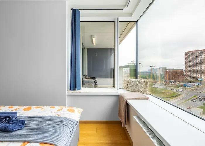 Panorama 1-Bedroom Apartment On Floor 13 With City View And Parking By Skyviews דירה