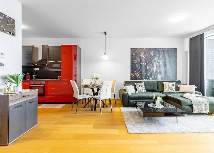 Panorama 1-Bedroom Apartment On Floor 13 With City View And Parking By Skyviews * Pozsony