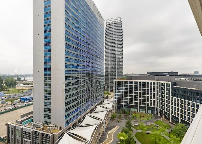 Panorama 1-Bedroom Apartment On Floor 13 With City View And Parking By Skyviews דירה *