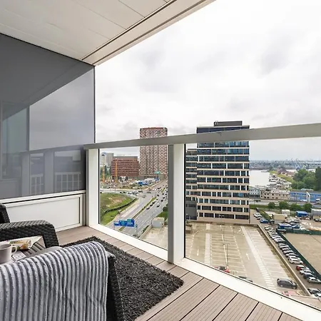 Panorama 1-bedroom On Floor 13 With View And Parking By Skyviews Апартаменты