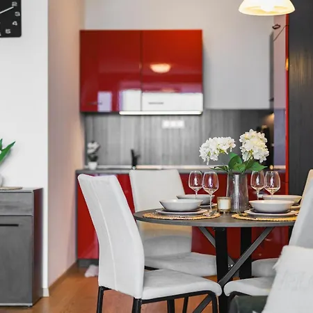 Panorama 1-bedroom On Floor 13 With View And Parking By Skyviews * 布拉迪斯拉发