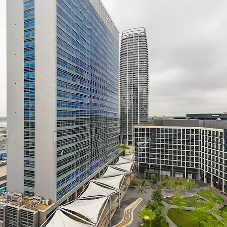 Panorama 1-bedroom On Floor 13 With View And Parking By Skyviews 公寓 *
